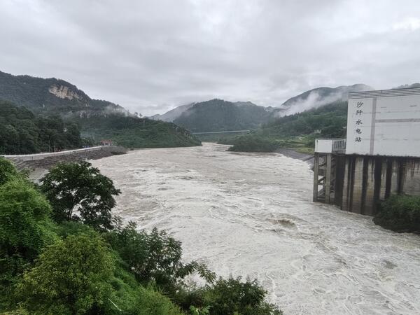 沙阡水電站泄洪照片3.jpg